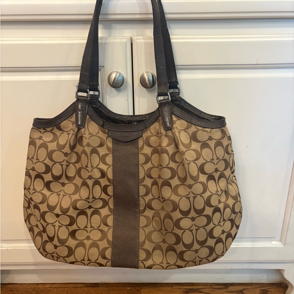 Authentic Coach shoulder bag chocolate brown